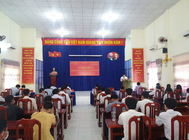 Khai giảng Lớp Trung cấp Pháp luật tại huyện An Biên, tỉnh Kiên Giang