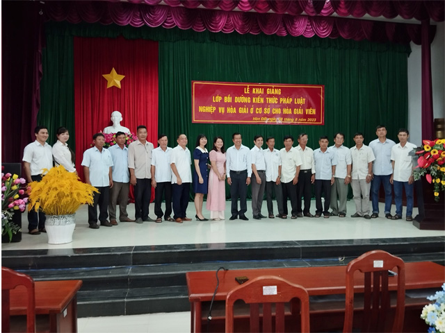 Trường Cao đẳng Luật miền Nam tổ chức Lớp bồi dưỡng kiến thức pháp luật, nghiệp vụ hòa giải ở cơ sở tại huyện Hòn Đất, tỉnh Kiên Giang