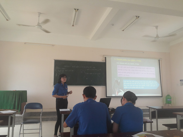 Trường Trung cấp Luật Vị Thanh tổ chức thông qua bài giảng cấp Khoa cho giáo viên