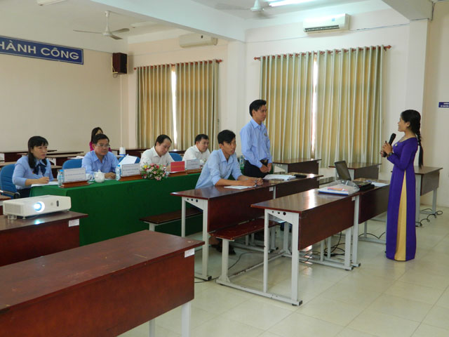 Trường Trung cấp Luật Vị Thanh  tổ chức thông qua bài giảng cấp Trường cho giáo viên